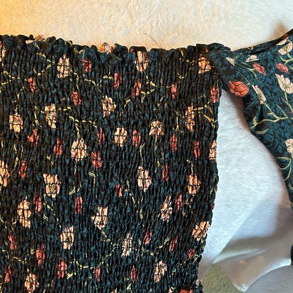 Sage Smocked Off the Shoulder Floral Romper.                       Women’s Large - Picture 3 of 6